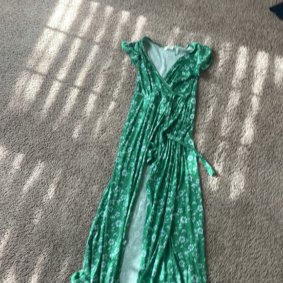 Green Jessica Simpson Floral Dress. - Picture 2 of 3